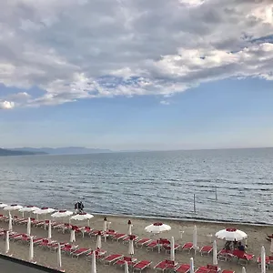 Affittacamere Eden Beach By Mario, Follonica